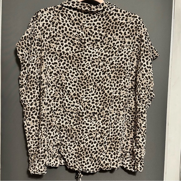 Torrid Black and Tan Leopard Button Down Shirt - Picture 3 of 4